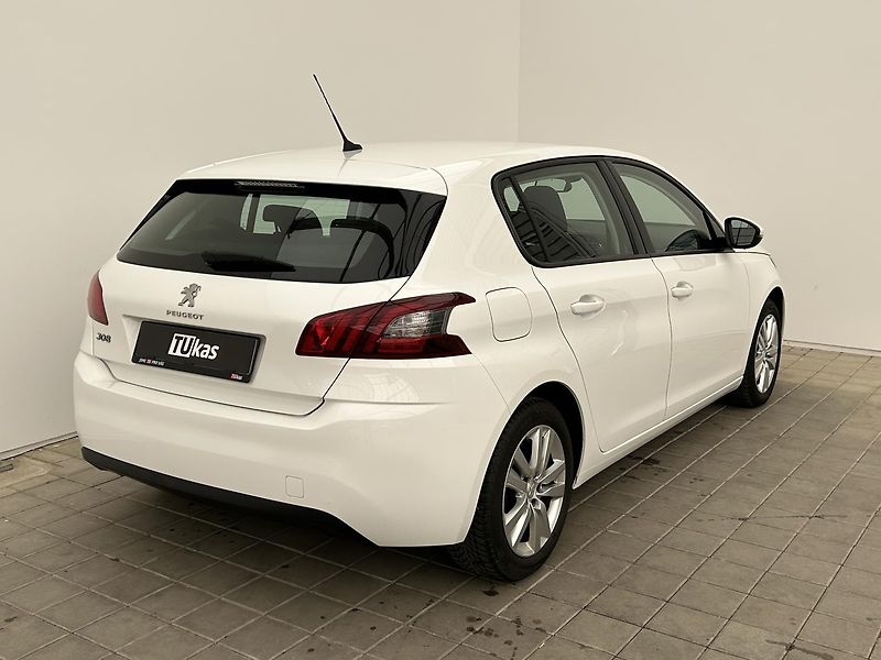 Peugeot 308 1.2 i . - fotka 5 z 21