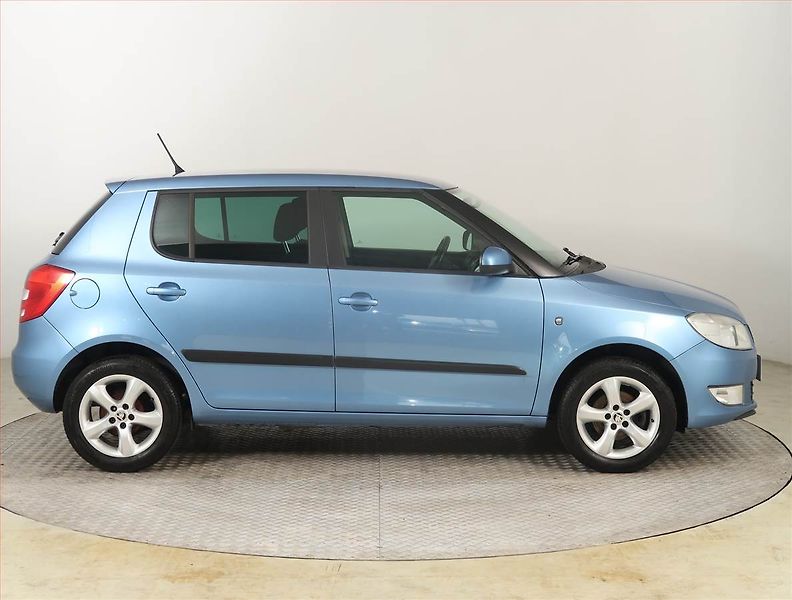 Škoda Fabia (2013) 1.2 12V, po STK, pěkný stav - fotka 6 z 15
