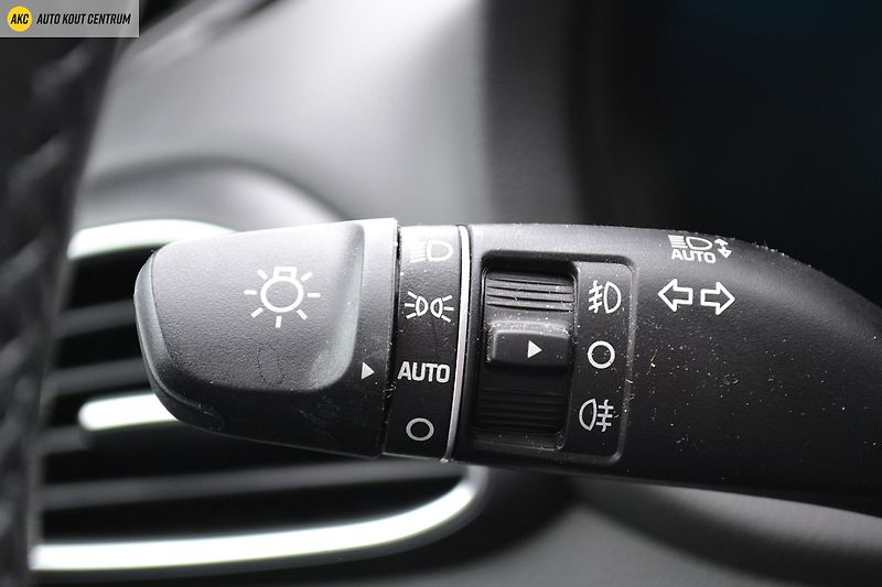 Hyundai i30 WG 1,5I MT SMART FAMILY NAVI - fotka 28 z 39
