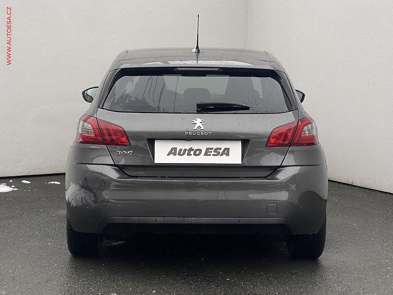 Peugeot 308 (2020) 1.2 PT, Allure, navi, panor - fotka 5 z 18