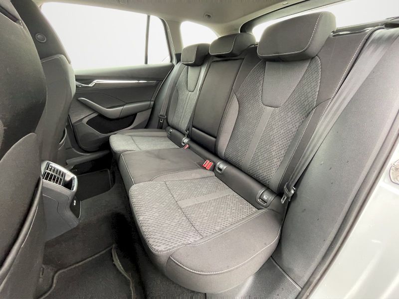 Škoda Octavia (2023) 2.0 TDI 110kW DSG Style Plus c - fotka 28 z 35
