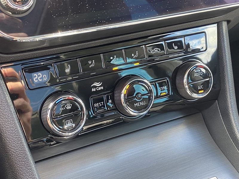 Škoda Superb 2.0TDi, DSG, 4x4, panorama - fotka 26 z 35