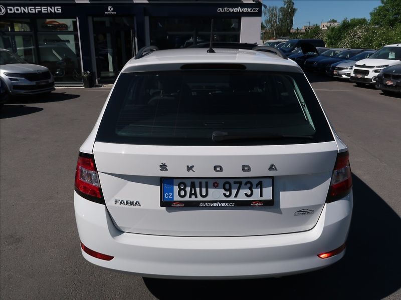 Škoda Fabia 1,0 TSi,70kW,1majČR,klima,DPH - fotka 8 z 24