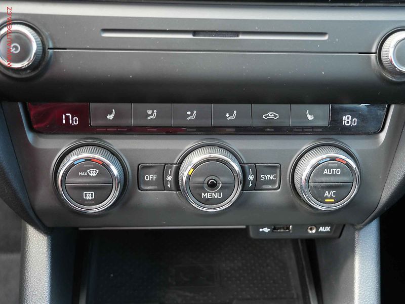 Škoda Octavia (2016) 1.4TSi, ČR, Style, TZ - fotka 14 z 19