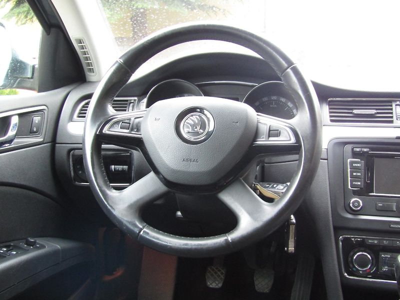 Škoda Superb (2015) 1.6 TDI 77kW  OUTDOOR - fotka 16 z 46