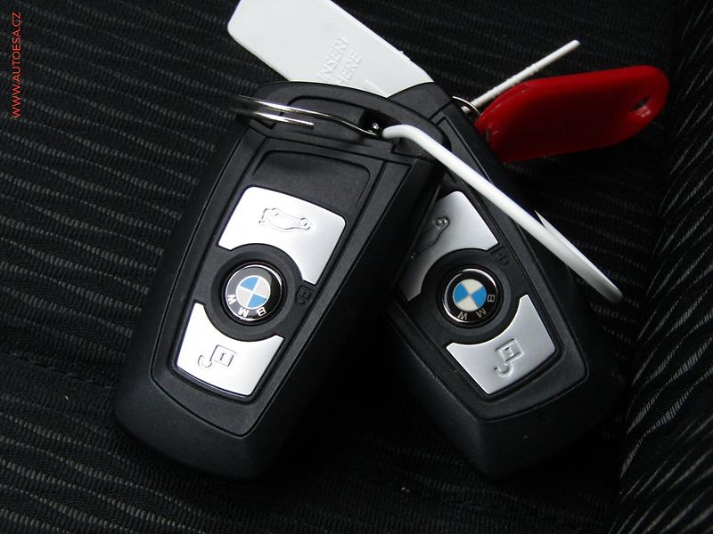 BMW Řada 3 (2016) 2.0 D 316d - fotka 16 z 16