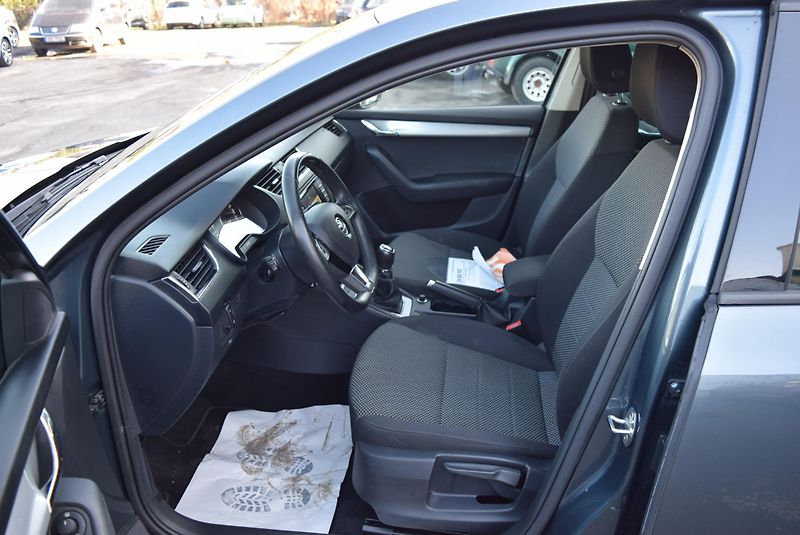 Škoda Octavia (2016) 1.4TSI 110kw AMBITION NAVI APP - fotka 20 z 46