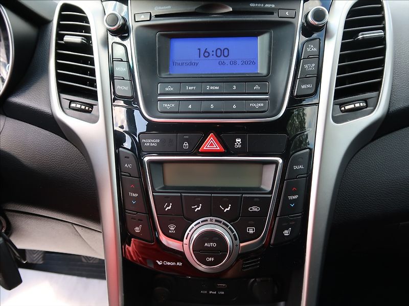 Hyundai i30 1,6 GDi,99kW,NovéČR,Aut.klima - fotka 14 z 23