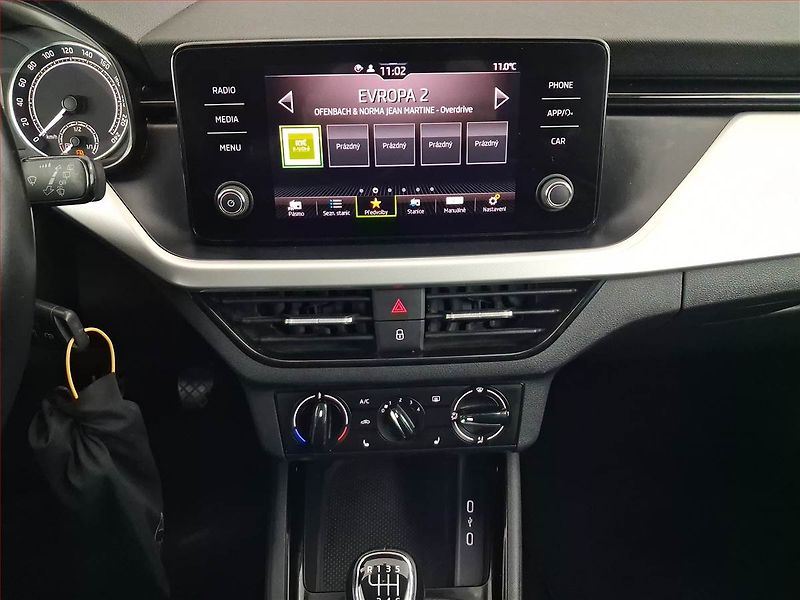 Škoda Scala (2020) 1.0 TSI, Tempomat - fotka 12 z 19