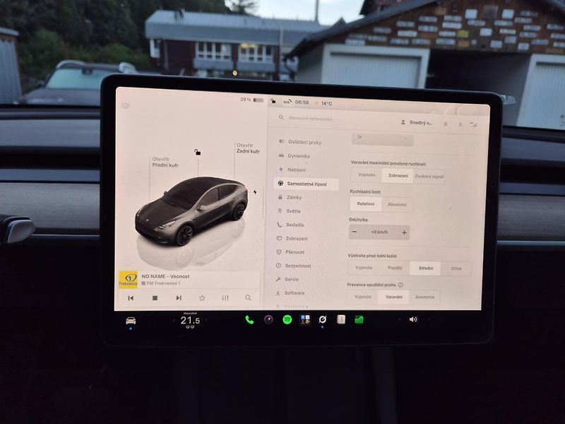 Tesla Model Y RWD 235kw 95,3 % - fotka 23 z 49