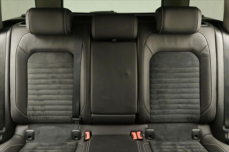 Volkswagen Passat 2,0 TDI 110 kW DSG Elegance Zá - fotka 28 z 33