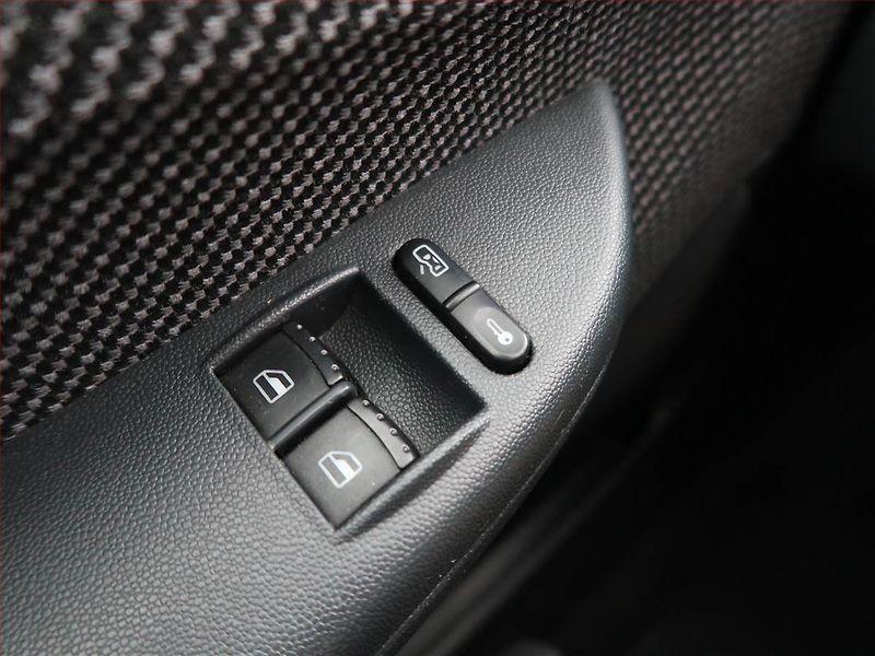 Škoda Fabia (2005) 1.4 16V, nová STK - fotka 15 z 15