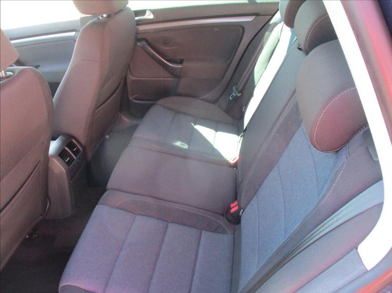Volkswagen Golf 1,4 TSI,digiklima,servis,tažné - fotka 11 z 36