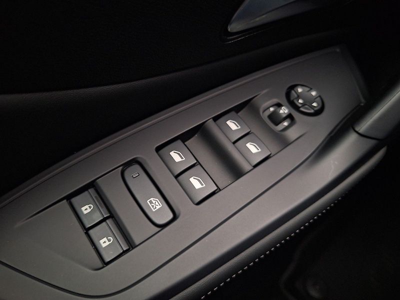 Peugeot 308 (2026) SW ALLURE Hybrid 145 e-DCS6 - fotka 21 z 21
