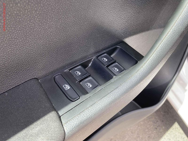 Škoda Fabia (2021) 1.0 TSi, 2.maj,ČR, Style - fotka 13 z 16
