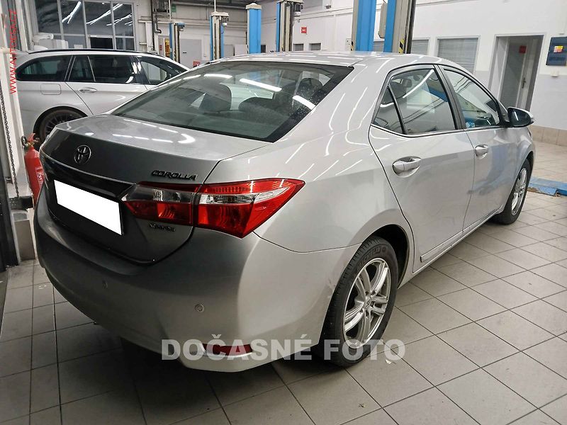 Toyota Corolla (2016) 1.6 i, 1.maj,ČR, STK8/28 - fotka 2 z 3