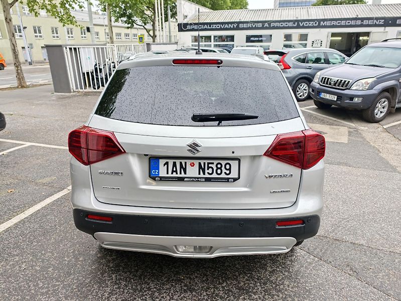 Suzuki Vitara 1,4T Aut. Elegance 4x4 - fotka 8 z 30