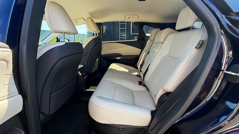 Lexus RX 450h plus 450H 2,5 PHEV LUXURY - fotka 16 z 29