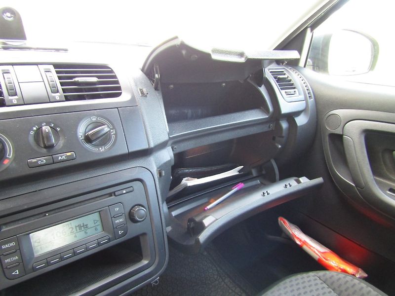 Škoda Fabia (2014) 1.4 16V 63kW TOP QUALITY - fotka 35 z 37