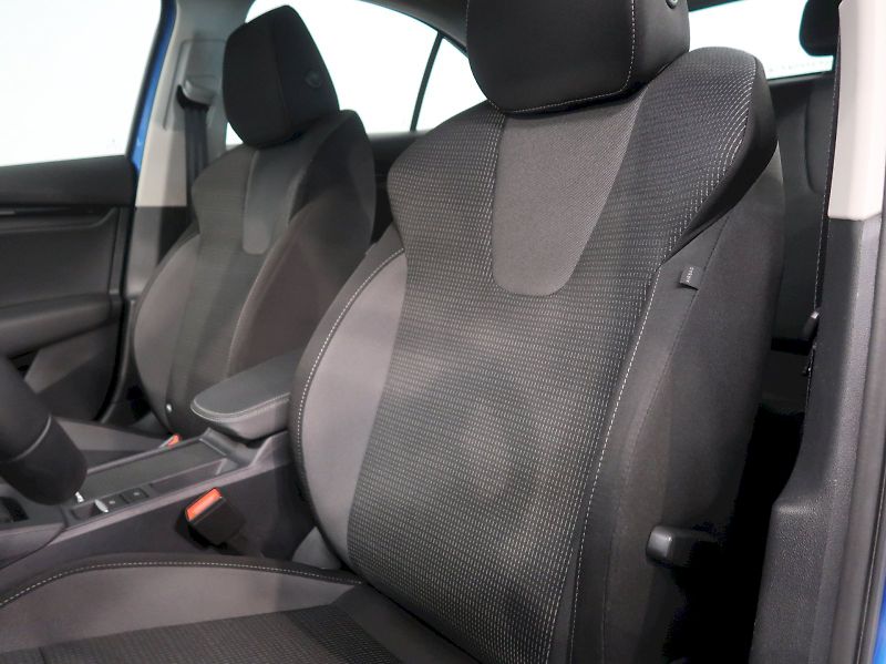 Škoda Octavia (2024) SELECTION 2.0TDI 85KW MATRIX - fotka 13 z 37