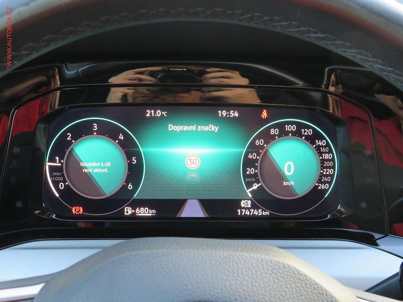 Volkswagen Golf (2020) 2.0 TDi, ČR, Life - fotka 33 z 44