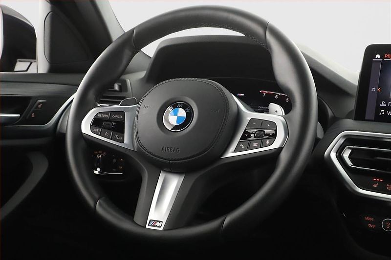 BMW X4 (2024) xDrive20i - fotka 24 z 25