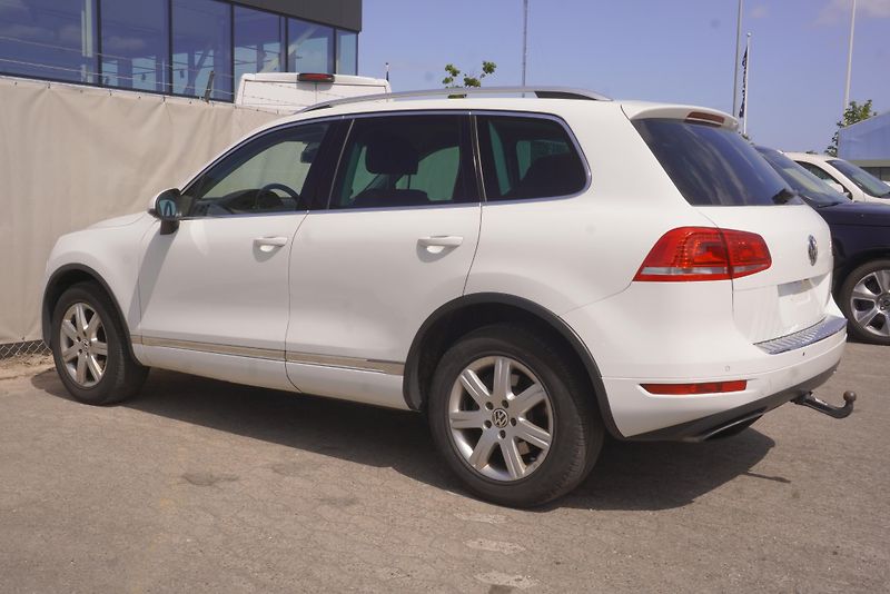 Volkswagen Touareg (2013) 3,6 V6 FSI  4x4 KŮŽE - fotka 6 z 27