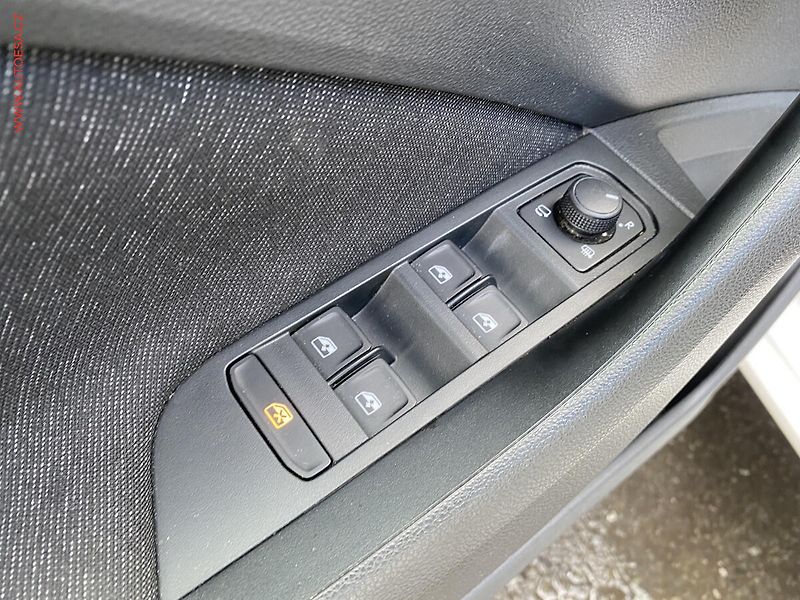 Škoda Scala (2023) 1.0 TSi, 1.maj,ČR, Style, LED - fotka 13 z 19