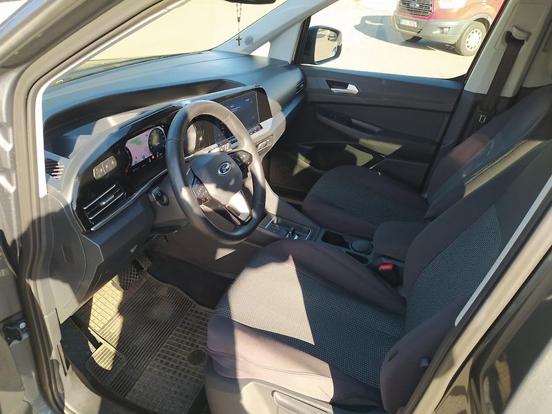 Ford Tourneo Connect (2025) 1,5 EcoBoost 85kW Titanium - fotka 10 z 19