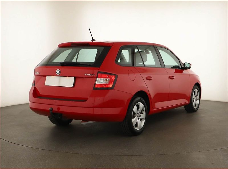 Škoda Fabia (2016) 1.2 TSI, Park. senzory - fotka 5 z 12
