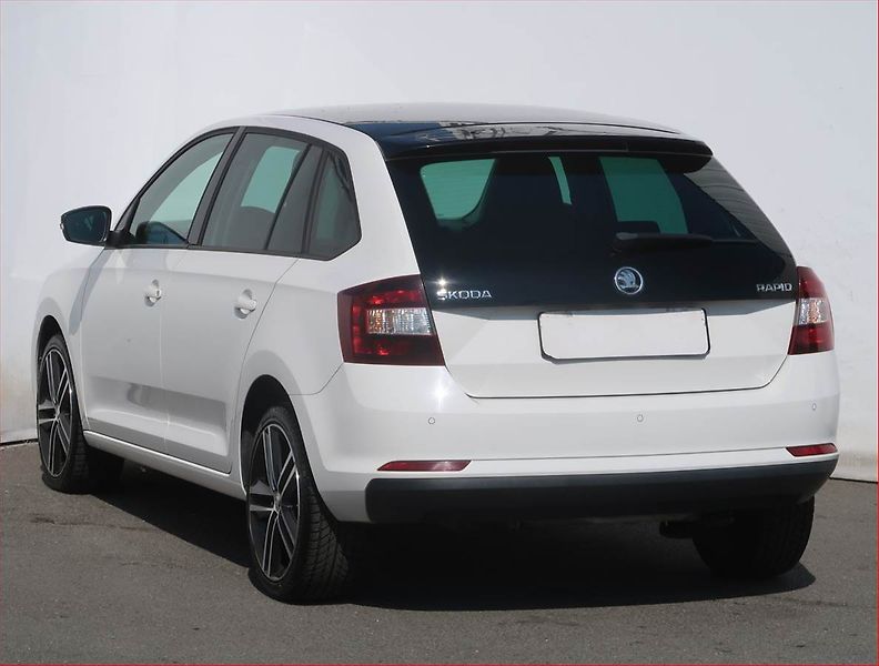 Škoda Rapid (2016) Spaceback 1.4 TSI, Automat - fotka 4 z 22
