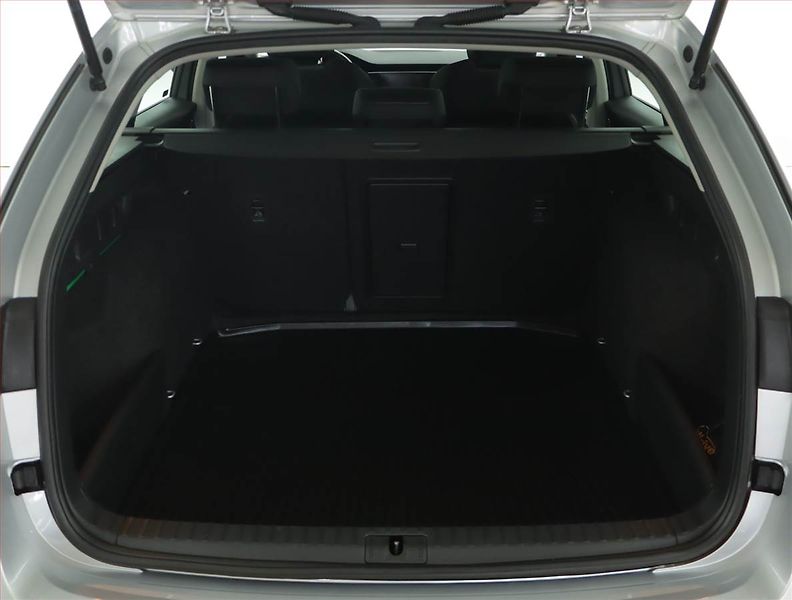 Škoda Octavia (2022) Ambition 2.0 TDI, ČR,1.maj - fotka 13 z 15