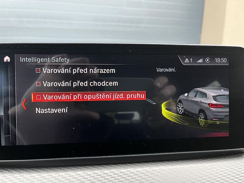 BMW X2 (2021) 2,0xD M-packet 140Kw,TZ,head-u - fotka 33 z 43