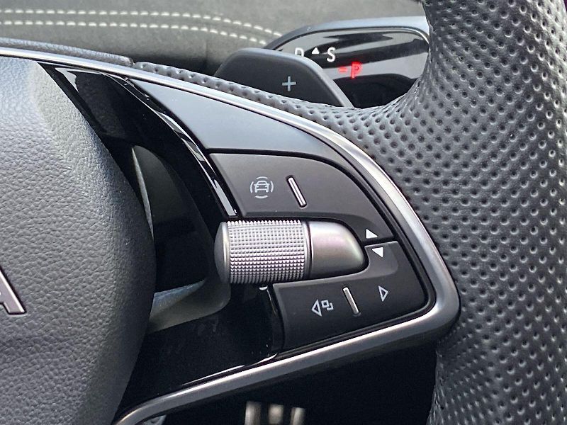 Škoda Superb (2025) 2.0 TDI 4x4 DSG SportLine - fotka 27 z 39