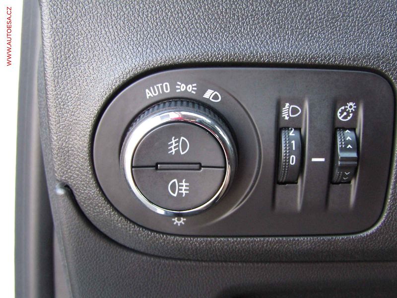 Opel Crossland X (2018) 1.2T, ČR, AT - fotka 16 z 18
