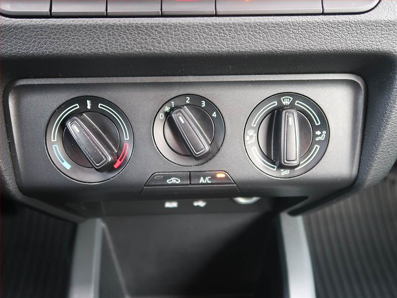 Škoda Fabia (2017) 1.4 TDI, nová STK - fotka 15 z 16