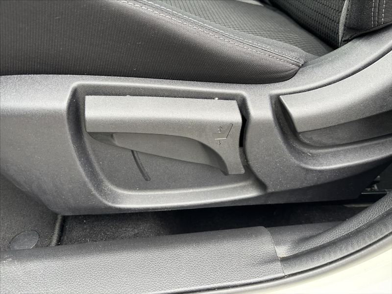 Nissan Qashqai 1,3 DIG-T Acenta VÝHŘEV KAMERA - fotka 11 z 37