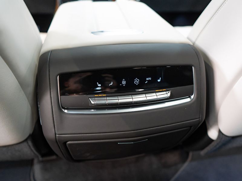 Cadillac Escalade (2026) 6.2 ESV Sport Platinum 2026 - fotka 46 z 50