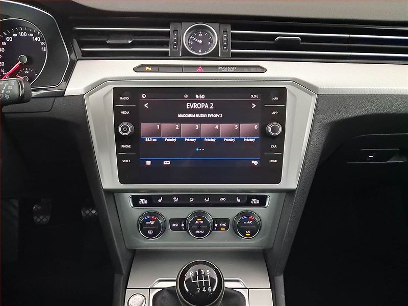 Volkswagen Passat (2017) Comfortline 2.0 TDI - fotka 12 z 20