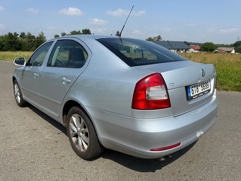 Škoda Octavia 1.9 TDI PD Ambiente - fotka 2 z 15