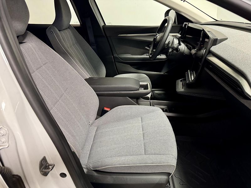 Renault Mégane (2023) E TECH Evolution EV60 1MAJITEL - fotka 13 z 40