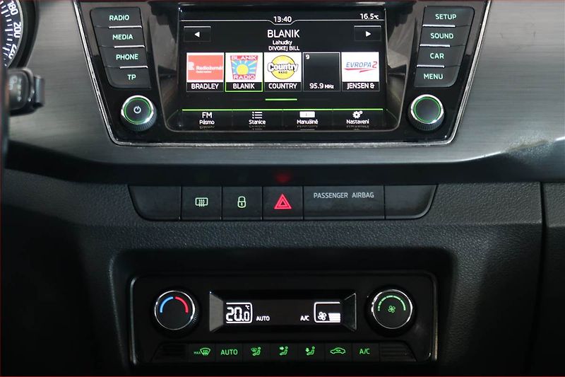 Škoda Fabia (2016) Ambition 1.0, Park. senzory - fotka 12 z 18