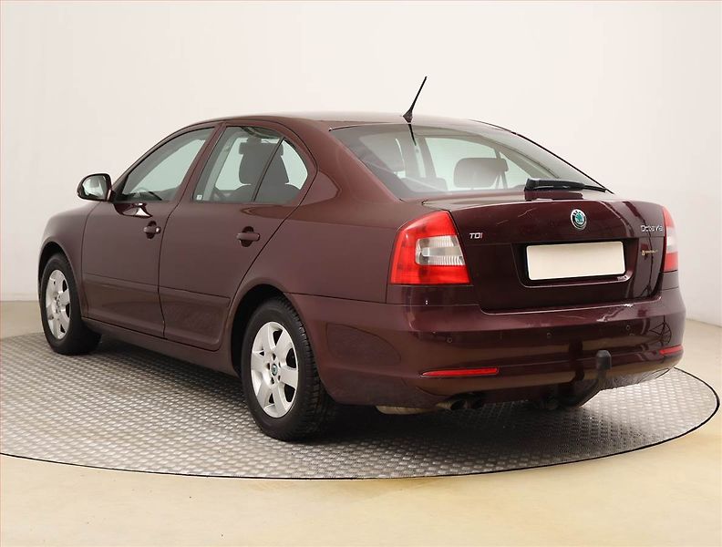 Škoda Octavia (2011) 2.0 TDI, Automat, nová STK - fotka 4 z 17