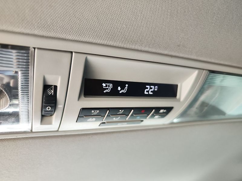 Volkswagen Multivan 2.0 TDi/110kW Highline DSG - fotka 16 z 33