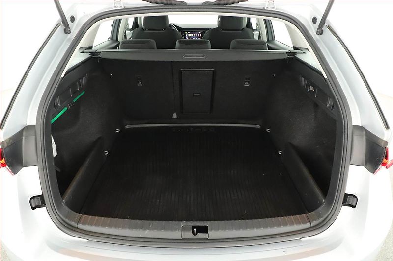 Škoda Octavia (2023) Ambition 2.0 TDI, ČR,1.maj - fotka 19 z 21
