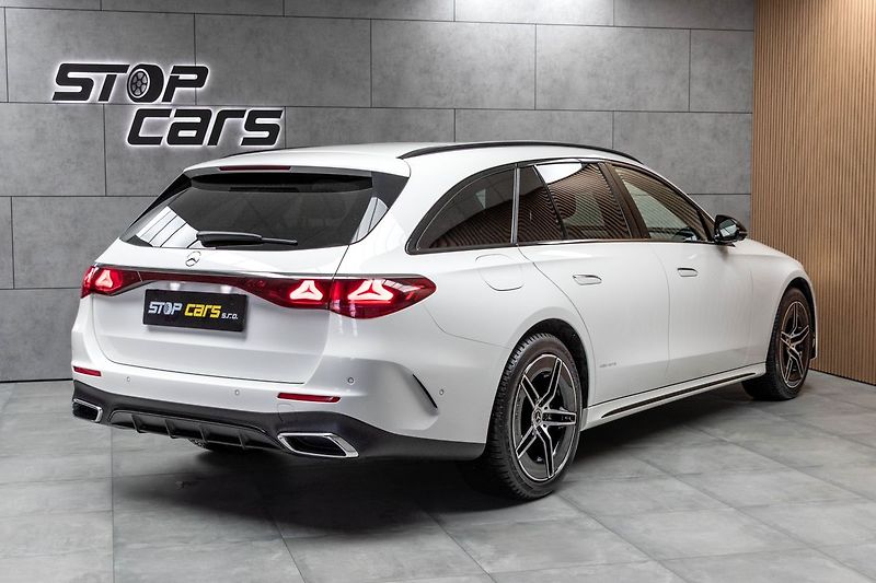Mercedes-Benz Třídy E E 220d AMG*TAŽNÉ*ZÁRUKA*ČR 1.M - fotka 6 z 42