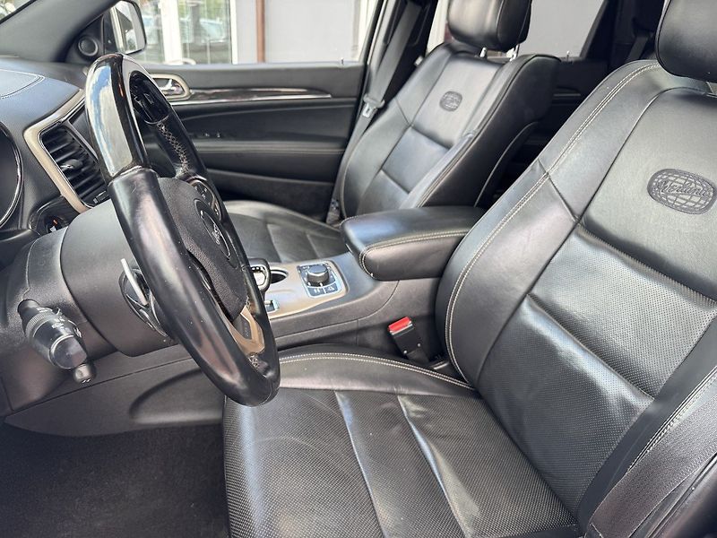 Jeep Grand Cherokee (2014) 3.0CRD Navi Kůže Vzduch Pano - fotka 26 z 50