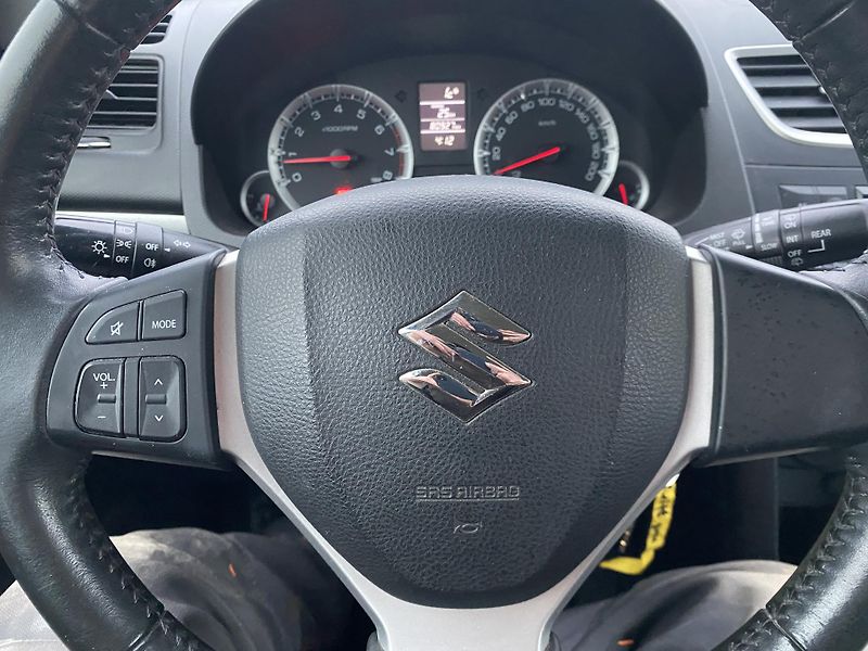Suzuki Swift (2013) 4x4 69kw - fotka 13 z 18