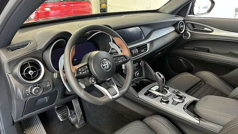 Alfa Romeo Stelvio 2.0i 280k AWD Intensa - fotka 8 z 13