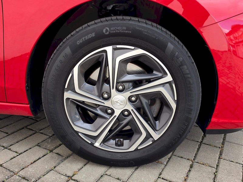 Hyundai i30 (2022) SW Family Smart 1,5GDi 80kW - fotka 26 z 29